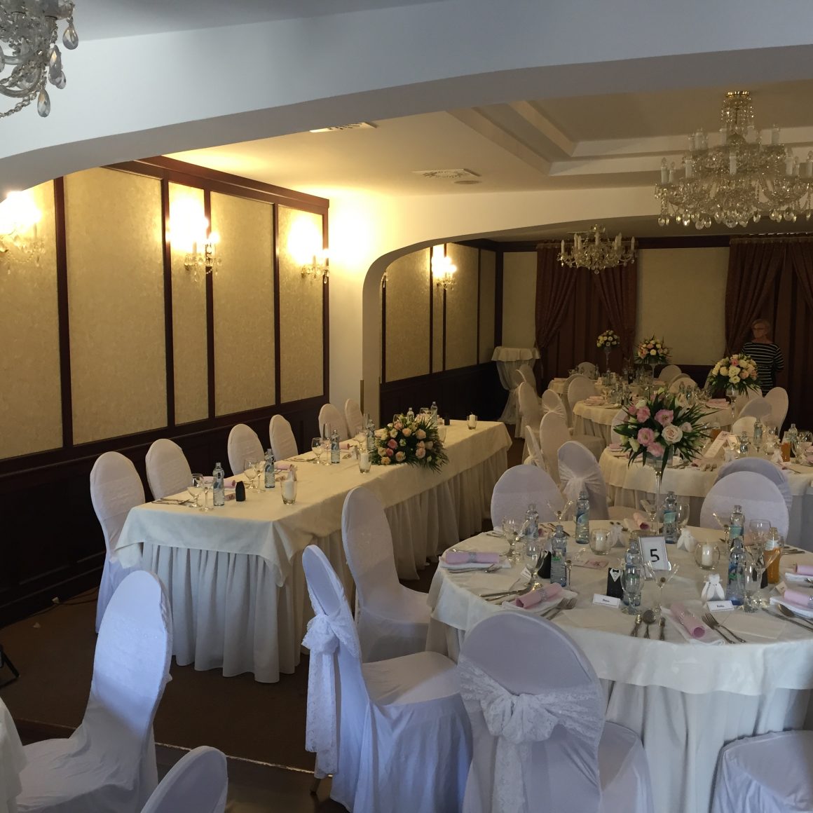 DJ STEN farebná sála Košice Hotel Ondava pred vysvietením