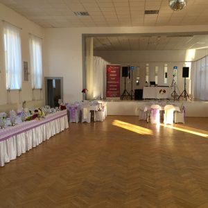 DJ STEN farebná sála Košice Šebastovce pred vysvietením